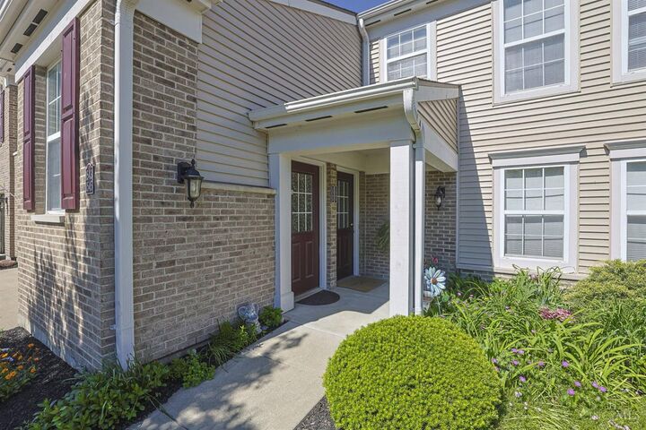 Property Photo:  1545 Weatherstone Circle  OH 45050 