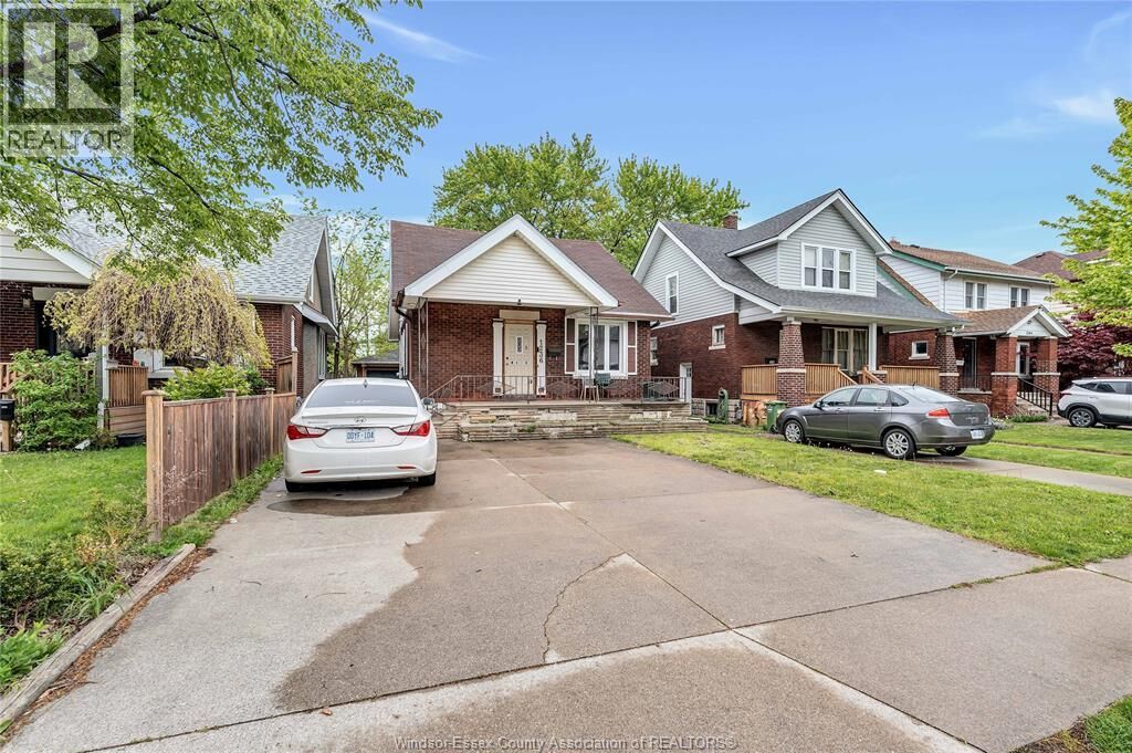 Property Photo:  1236 Marentette Avenue Lower  ON N8X 4C6 