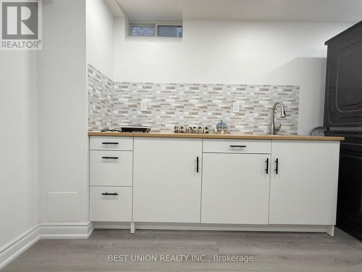 Property Photo:  4894 Yorkshire Avenue Basement  ON L4Z 4H5 