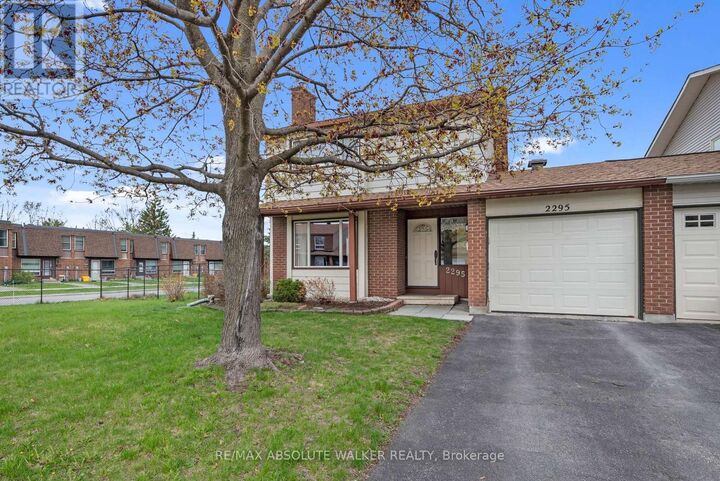 Property Photo:  2295 Cotters Crescent  ON K1V 8Y7 