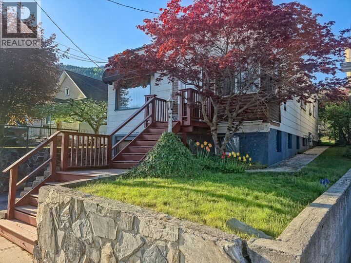 210 Anderson Street — photo 1