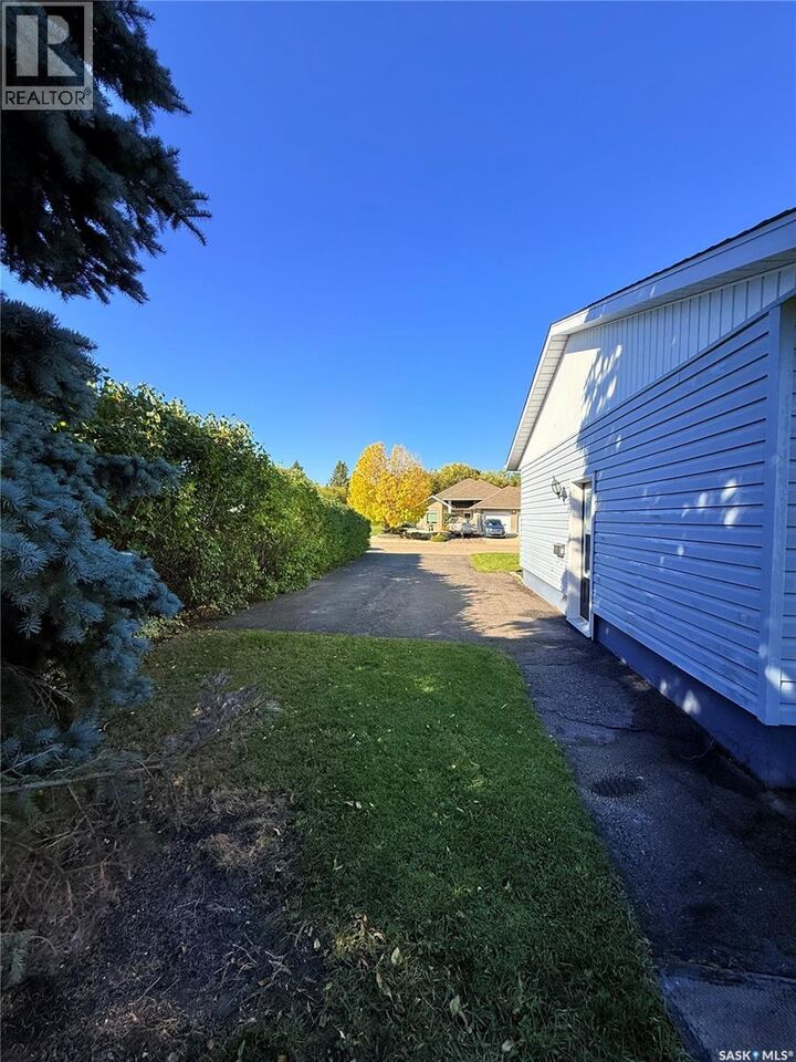 Property Photo:  805 Stanley Street  SK S0A 0X0 