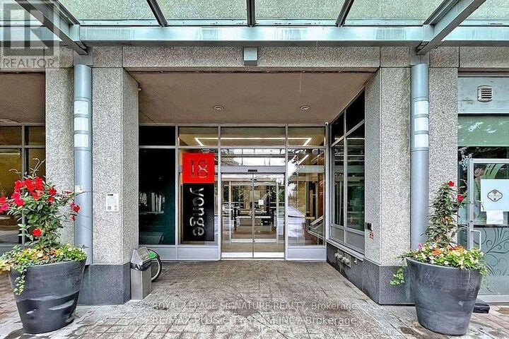 Property Photo:  18 Yonge Street 1701  ON M5E 1Z8 