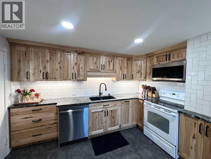 Property Photo:  4624 52 Avenue  AB T9X 1S1 