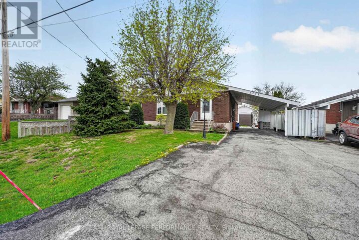 Property Photo:  3205 Duval Avenue  ON K6K 1C3 