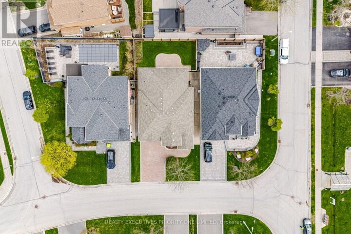 Property Photo:  10 Bottero Drive  ON L6A 3T8 