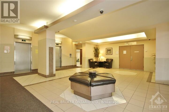 Property Photo: 900 Dynes Road 1009 ON K2C 3L6