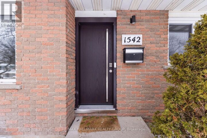 Property Photo:  1542 St. Georges Street  ON K1E 1P9 