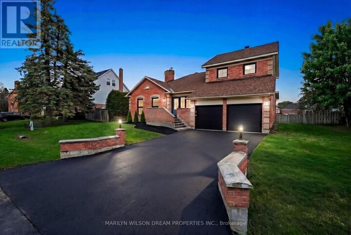 Property Photo:  8 Belton Avenue  ON K2S 1G7 