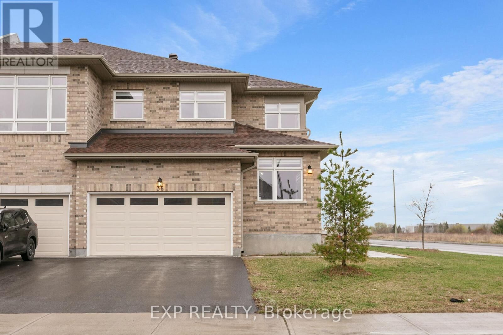 Property Photo:  36 Hurdis Way  ON K7C 0L3 