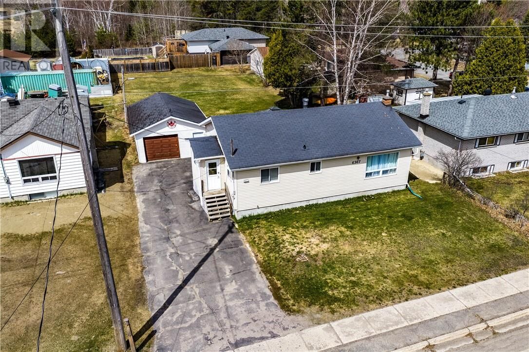 Property Photo:  4307 Notre Dame Avenue  ON P3P 1L3 