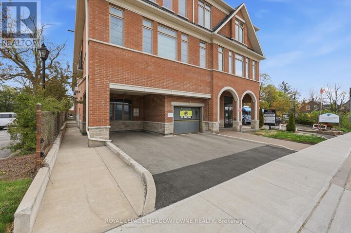 Property Photo:  215 Broadway Street 203  ON L5M 1J1 