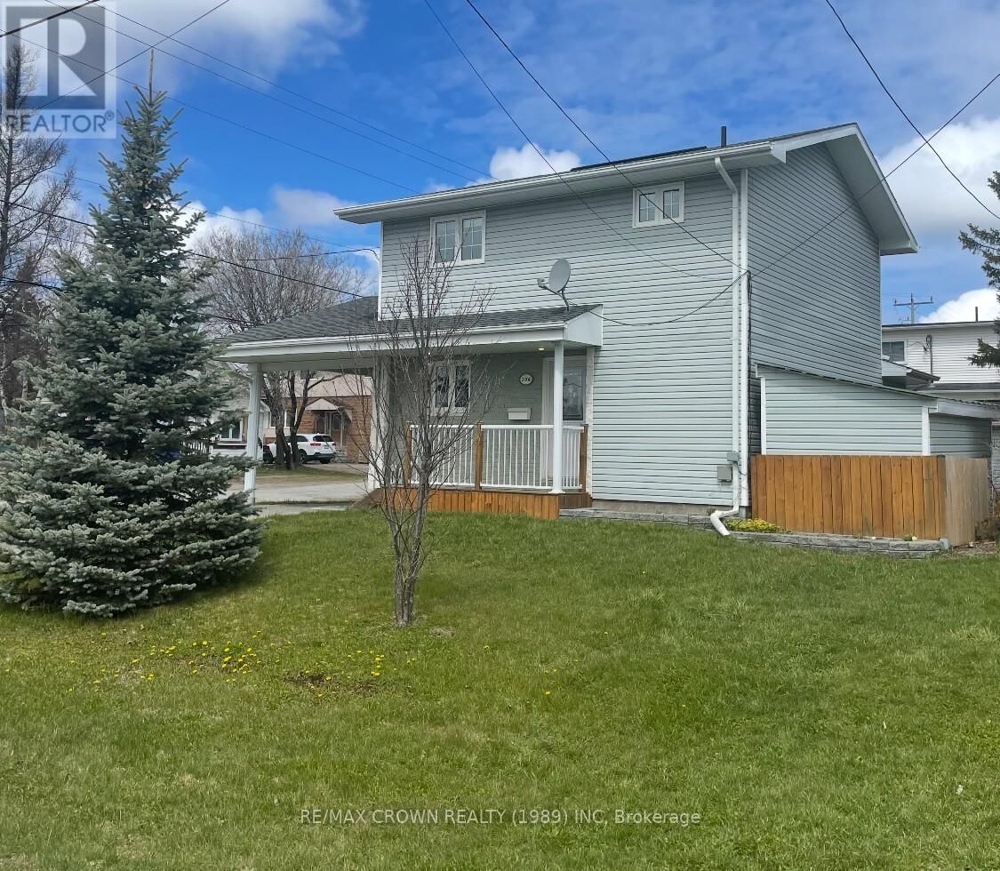 Property Photo:  306 Young Street  ON P0N 1C0 