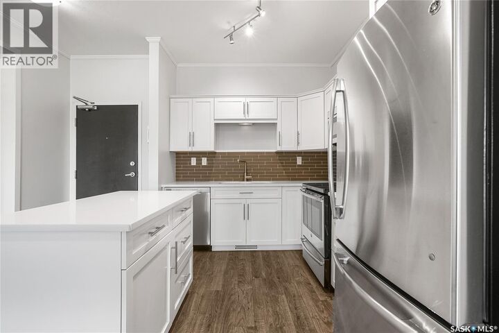 Property Photo:  104 545 Hassard Close  SK S7L 6V3 