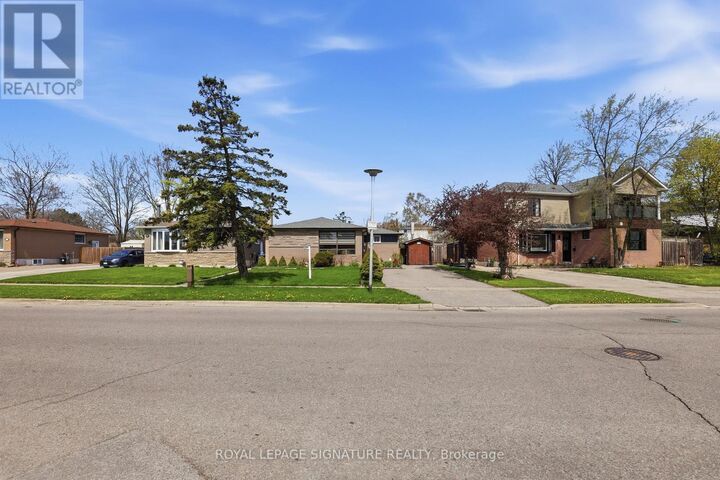 Property Photo:  216 Folkstone Crescent  ON L6T 3N6 