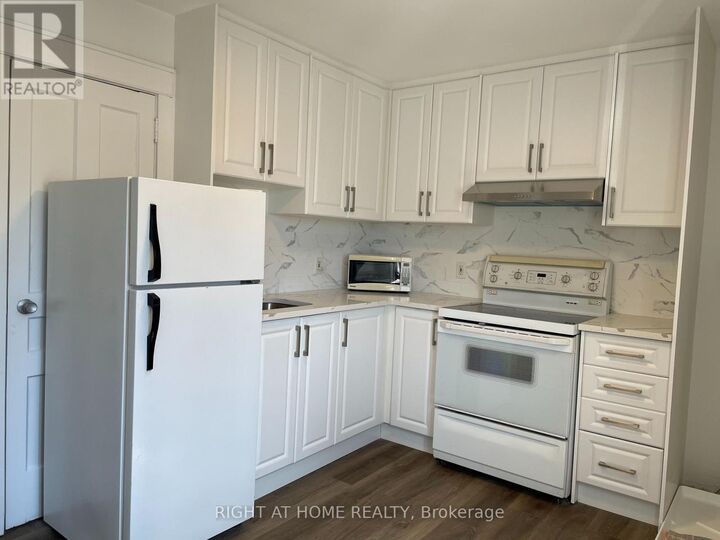 Property Photo:  411B Preston Street  ON K1S 4N1 