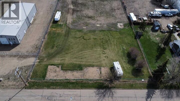 Property Photo:  933 2 Avenue  AB T0J 0B0 