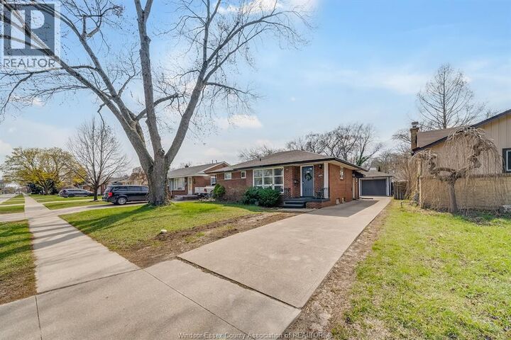 Property Photo:  465 Riverdale Avenue  ON N8S 4B7 