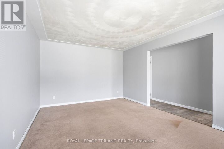 Property Photo:  195B Cedarvale Crescent A  ON N2L 4T3 