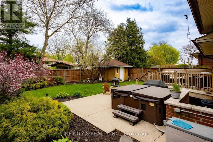 Property Photo:  38 Crescentwood Drive East  ON L2N 4L1 