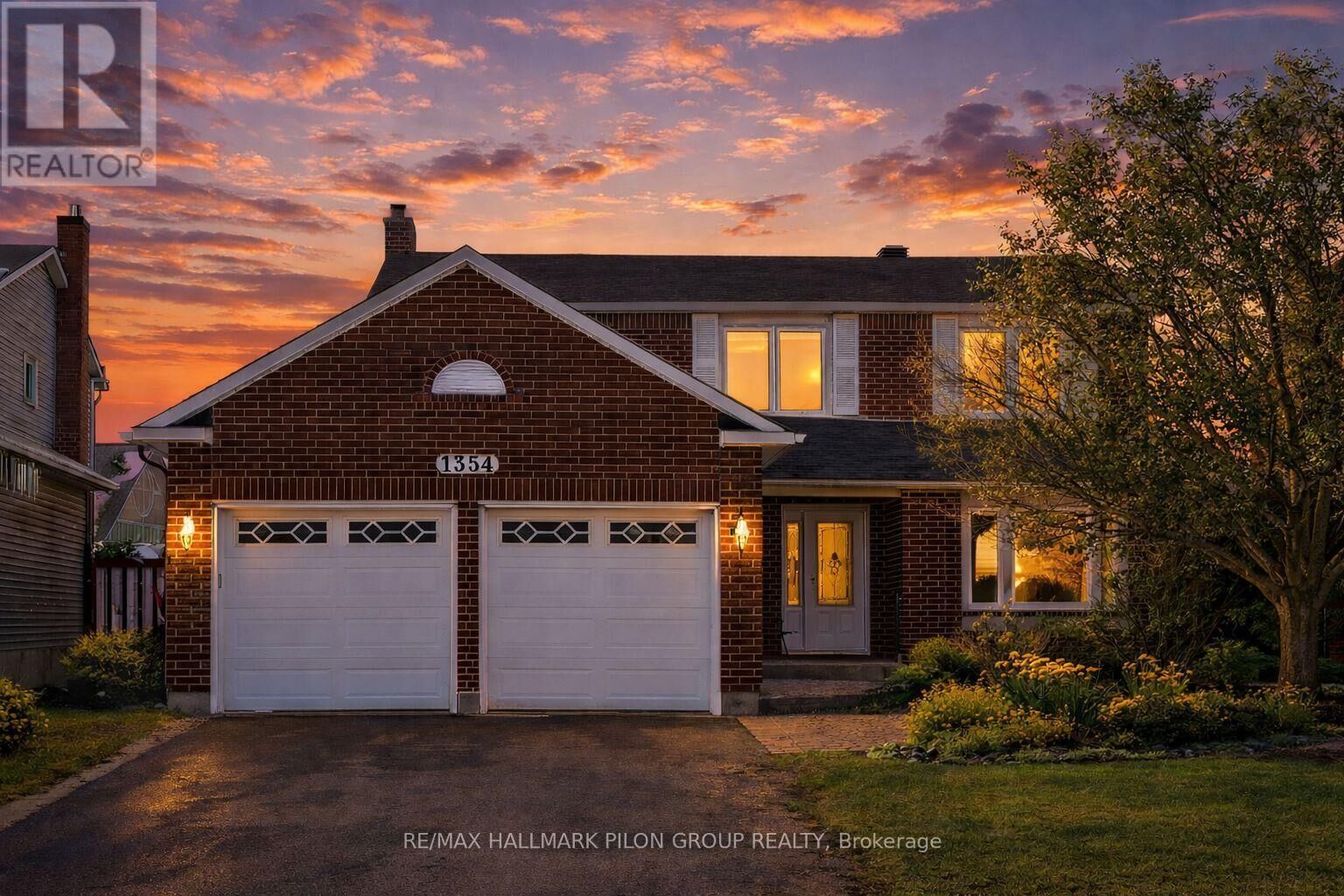 Property Photo:  1354 Mountainside Crescent  ON K1E 3G5 