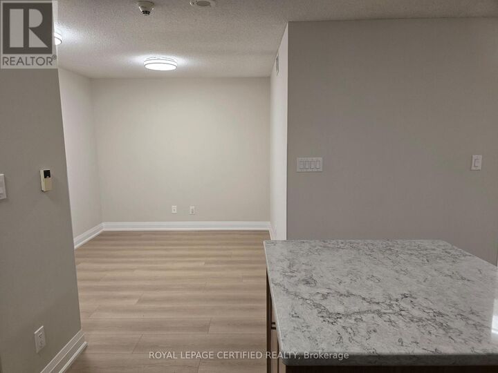 Property Photo:  3880 Duke Of York Boulevard 2103  ON L5B 4M7 