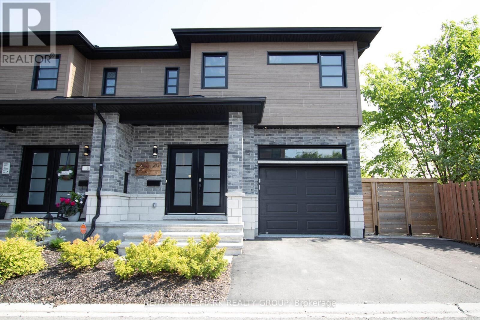 Property Photo:  20 Aquamarine Private  ON K1C 1M4 
