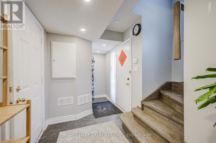 Property Photo:  52 Leitchcroft Crescent  ON L3T 7W1 
