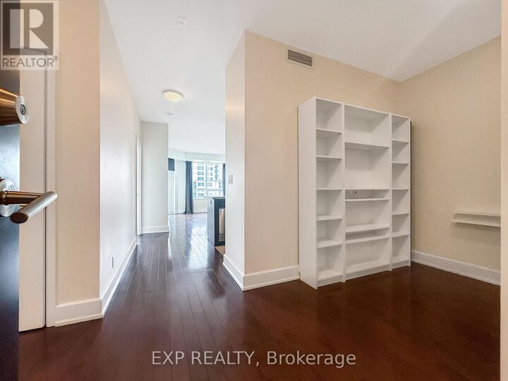 Property Photo:  676 Sheppard Avenue East 612  ON M2K 1B7 