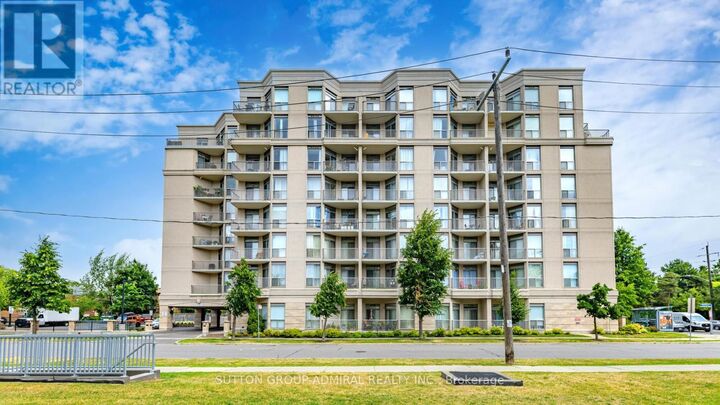 Property Photo:  4200 Bathurst Street 707  ON M3H 6C7 
