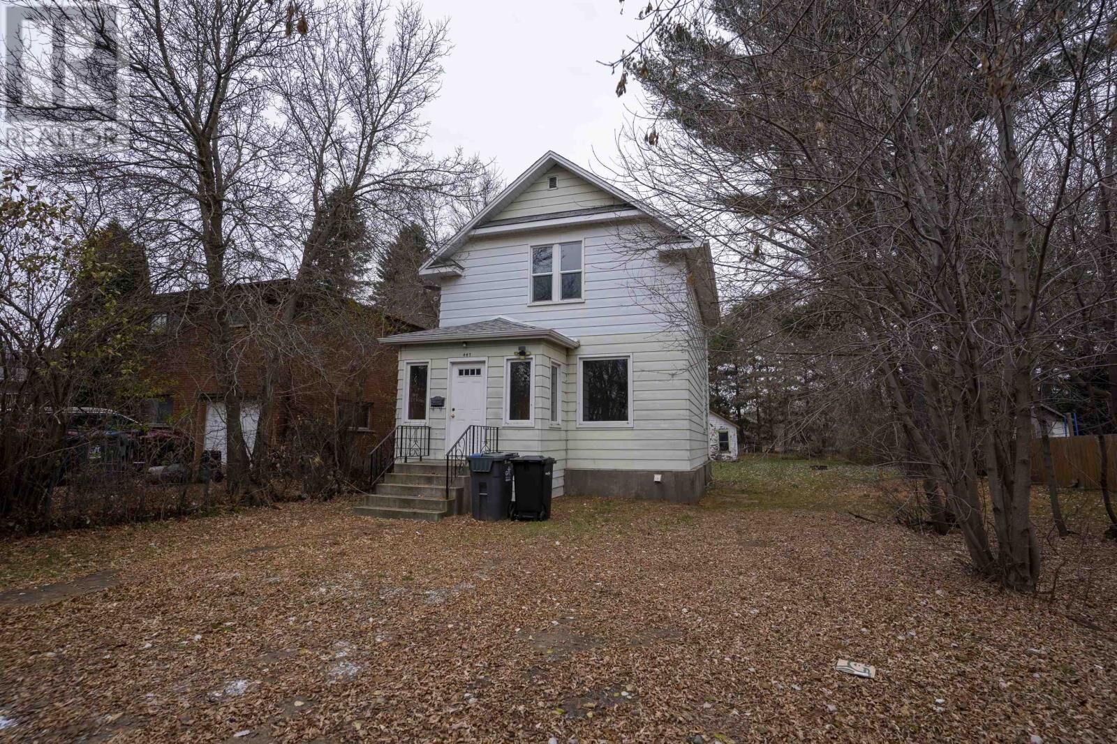 Property Photo:  447 Vickers St N  ON P7C 4B4 