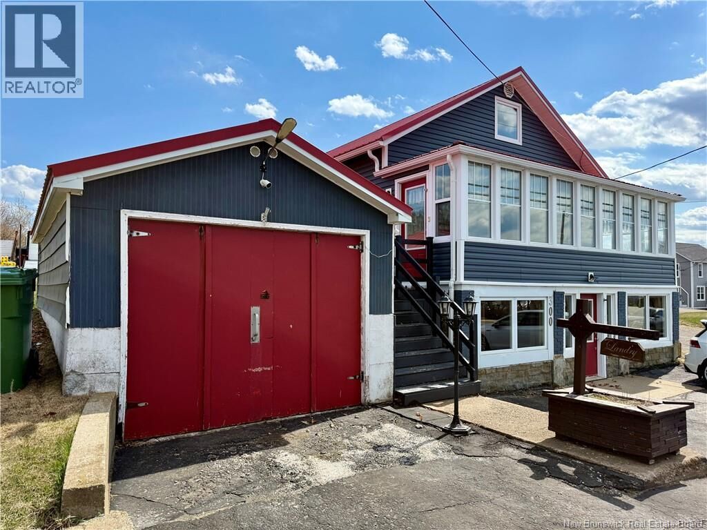 Property Photo:  300 Boulevard St-Pierre Ouest  NB E1W 1A3 