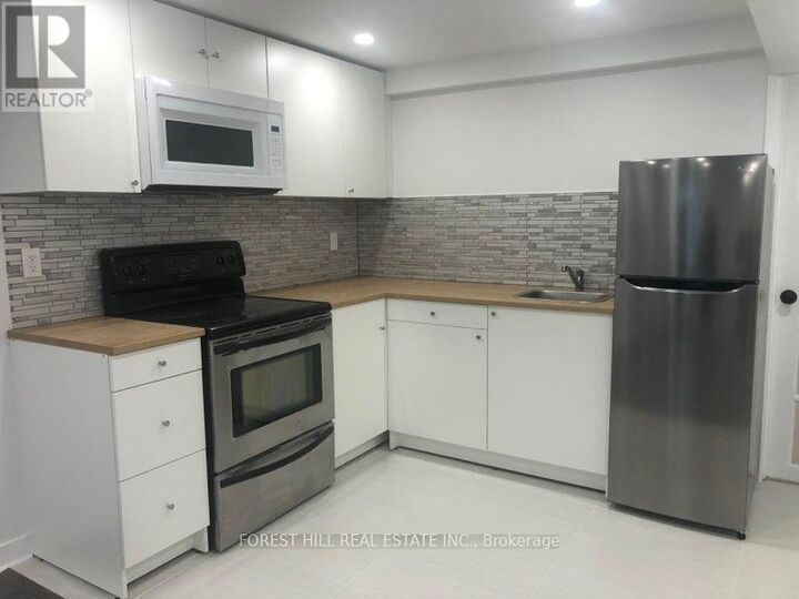 Property Photo:  290 Britannia Avenue Lower  ON L3Z 1A7 