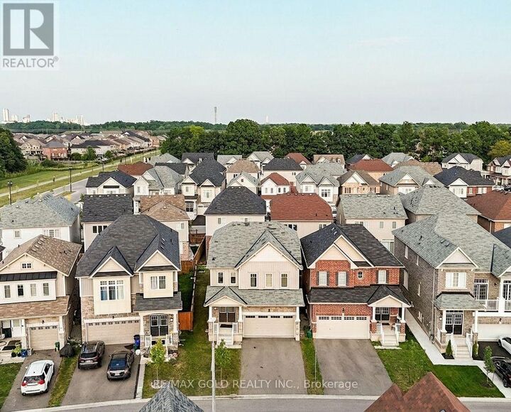 Property Photo:  8005 Odell Crescent  ON L2H 3R7 