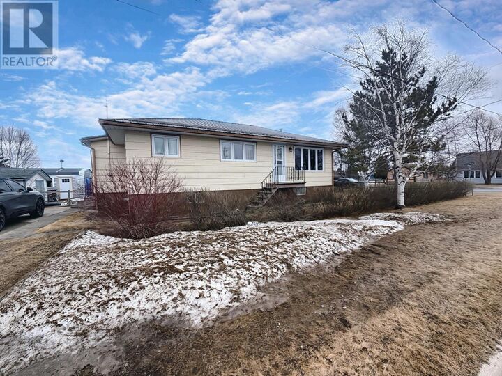 Property Photo:  110 Beamish Ave W  ON P0T 1M0 