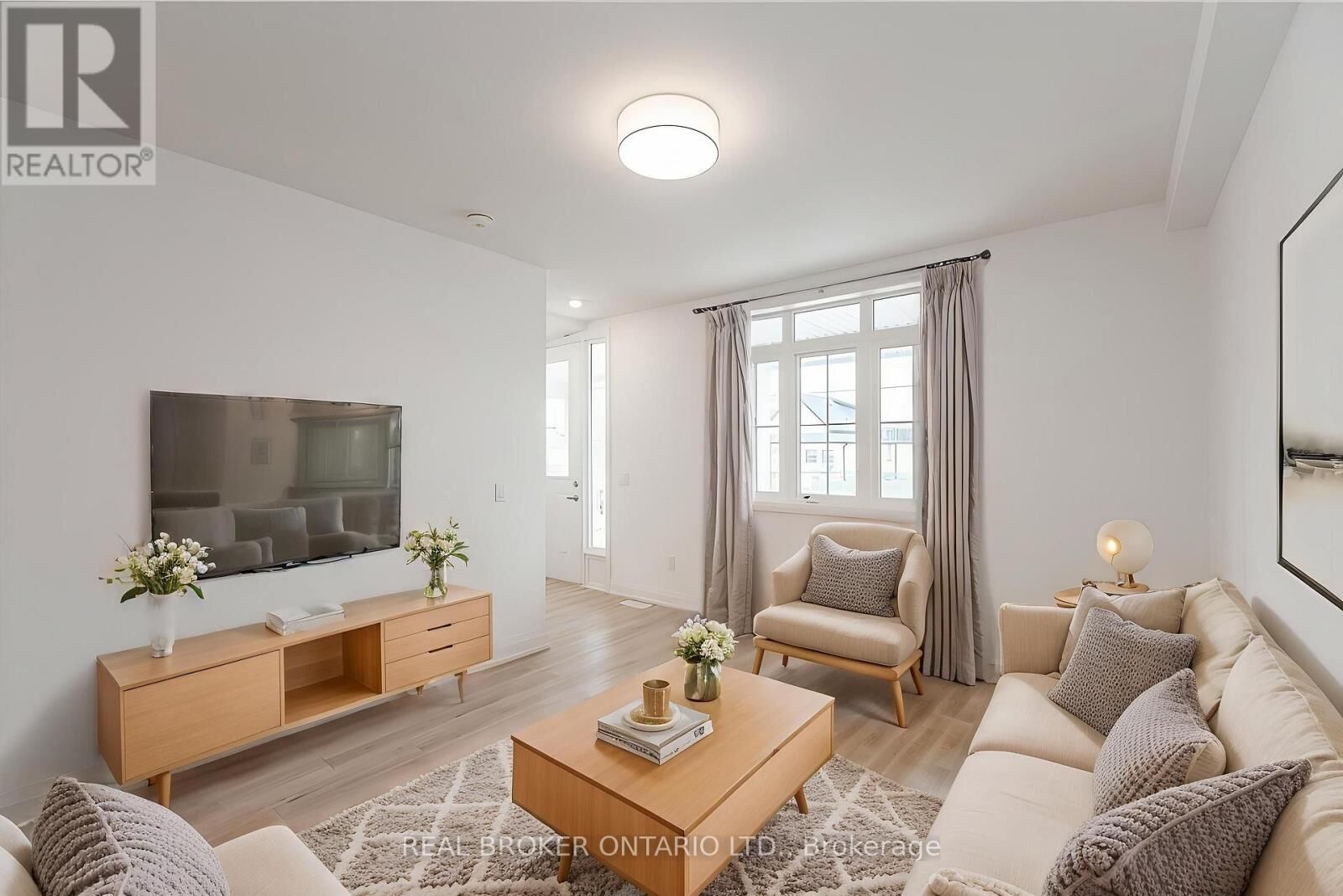 Property Photo:  777 Beach Boulevard 2  ON L8H 6Y5 