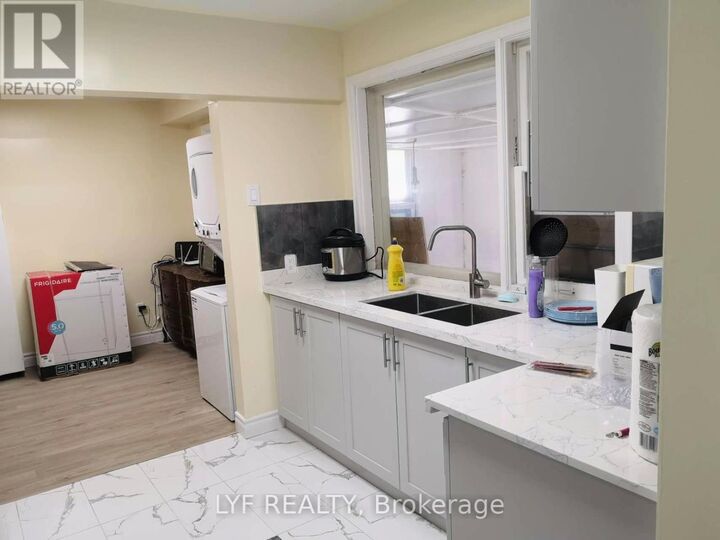 Property Photo:  22 Ivordale Crescent Rm A  ON M1R 2W6 
