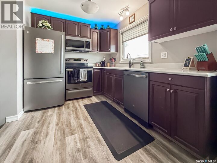 Property Photo:  507 Dennis Street  SK S0A 0X0 