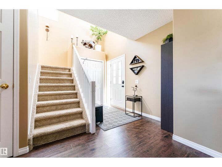 Property Photo:  847 Blacklock Wy SW  AB T6W 1C6 