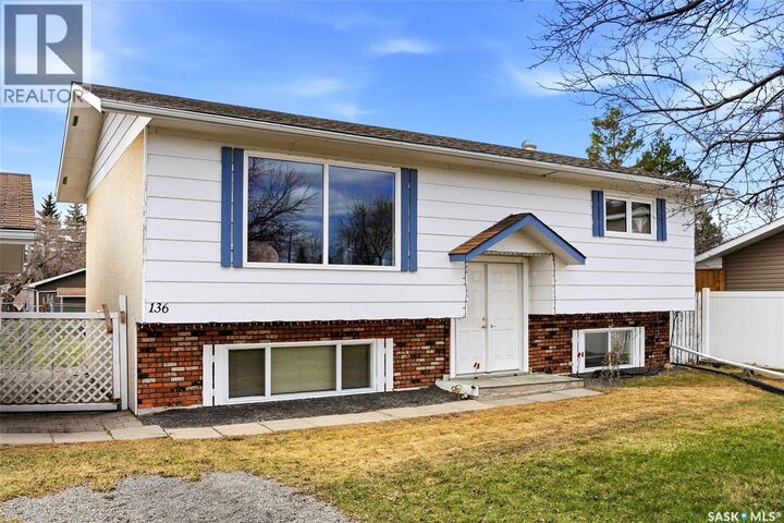 Property Photo:  136 Lillis Avenue  SK S0G 3E0 