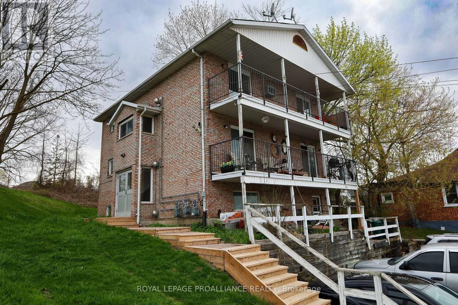 Property Photo:  60 Wallbridge Crescent  ON K8P 1Z4 