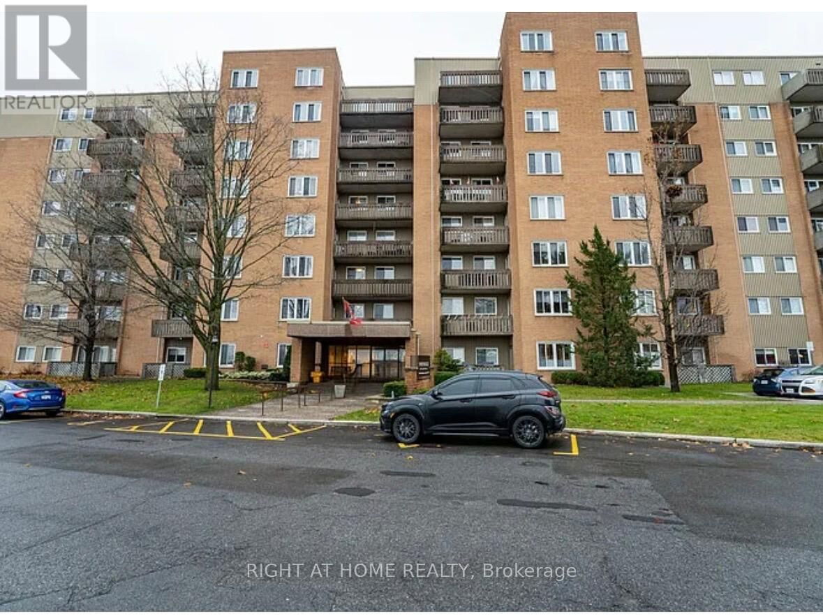 Property Photo:  1599 Lassiter Terrace  ON K1J 8R6 