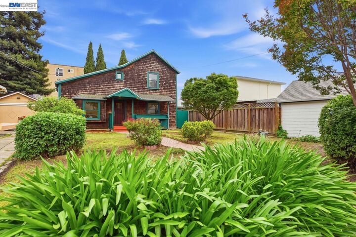Property Photo:  359 Parrott St  CA 94577 