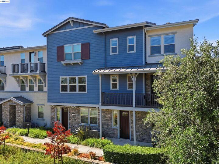 Property Photo:  3062 Threecastles Way  CA 94568 