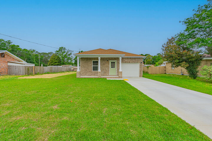 Property Photo:  7111 McAdam Court  FL 32504 