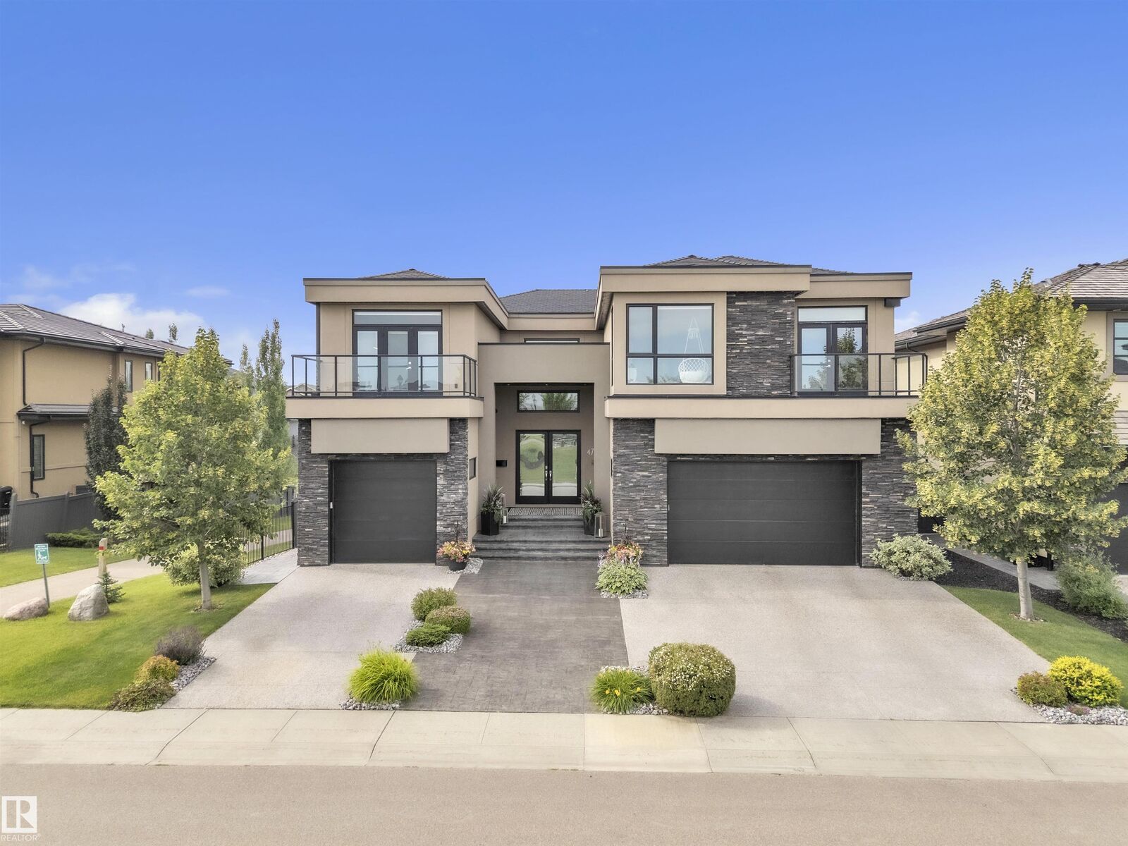 Property Photo:  4727 Woolsey Common NW  AB T6W 2B9 
