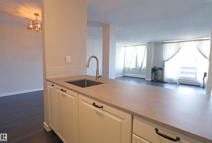 Property Photo:  10160 116 Street NW 901  AB T5K 1V9 