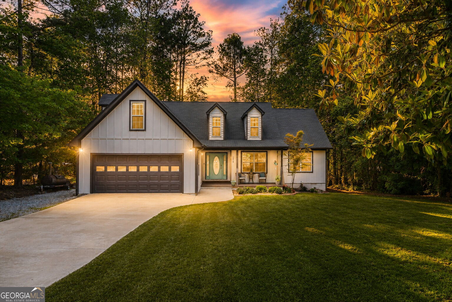 Property Photo:  1419 Rainbow Circle  GA 30224 