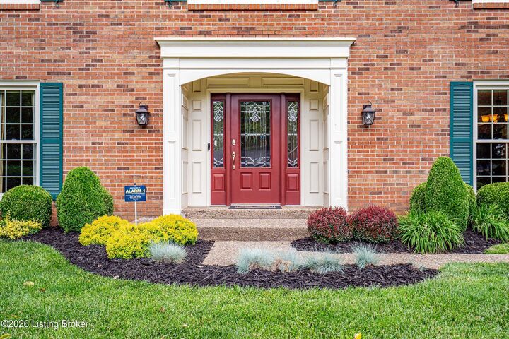 Property Photo: 2411 Marymount Ct KY 40242