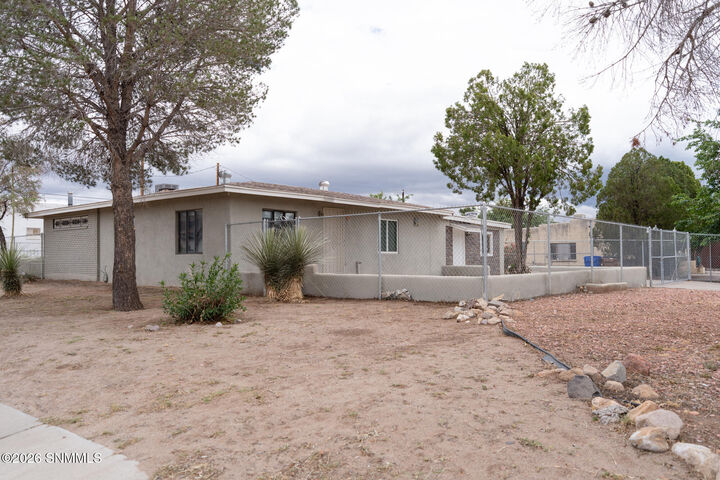 Property Photo:  801 Chaparro Street  NM 88001 